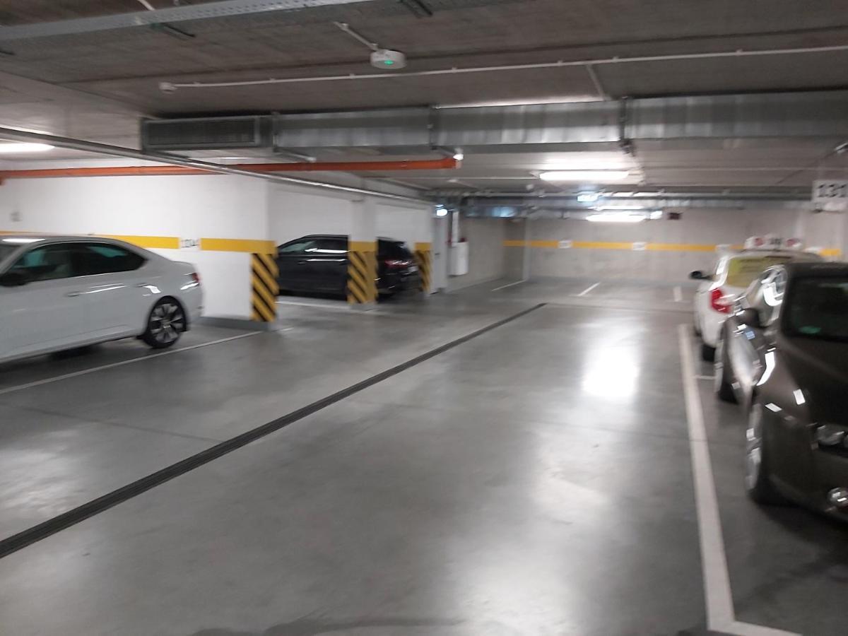 Spectrum Super Vip Free Parking Gdansk Bagian luar foto